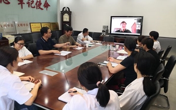 嚴端祥同誌在第三黨支部（bù）講黨課